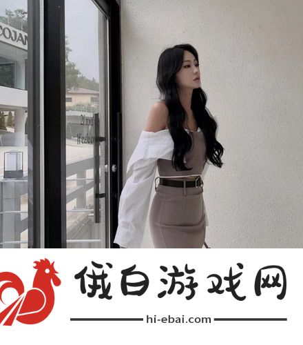 大叔与二十岁小姑娘一起追剧的奇妙时光：观看电视剧的乐趣与代沟的打破真是让人感慨不已！