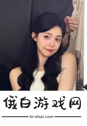 我装睡让公偷偷滑进去：在爱与欲望交织的瞬间，谁还在乎那些顾虑呢！