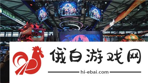 巨大魔龙吸引玩家排队